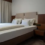 Отель Rundeck 4*